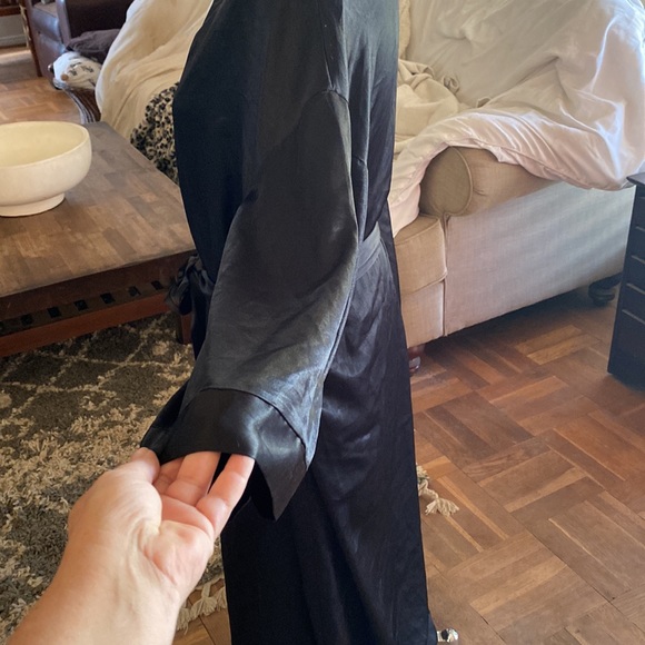 DENTELLE Silk Blend Robe - Picture 6 of 9